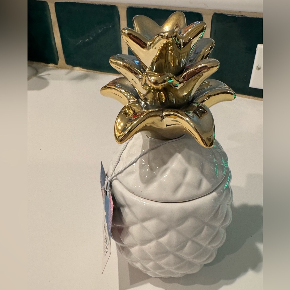 Gold & White Ceramic Pineapple Decorative Jar 8 inch tall 10.4 ounce